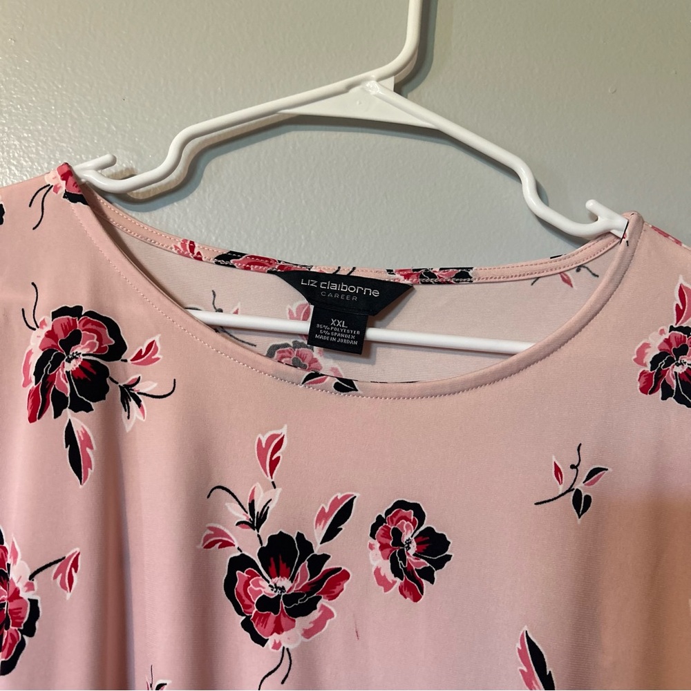 Liz Claiborne Pink Floral Blouse perfect blend of casual‎ and business chic